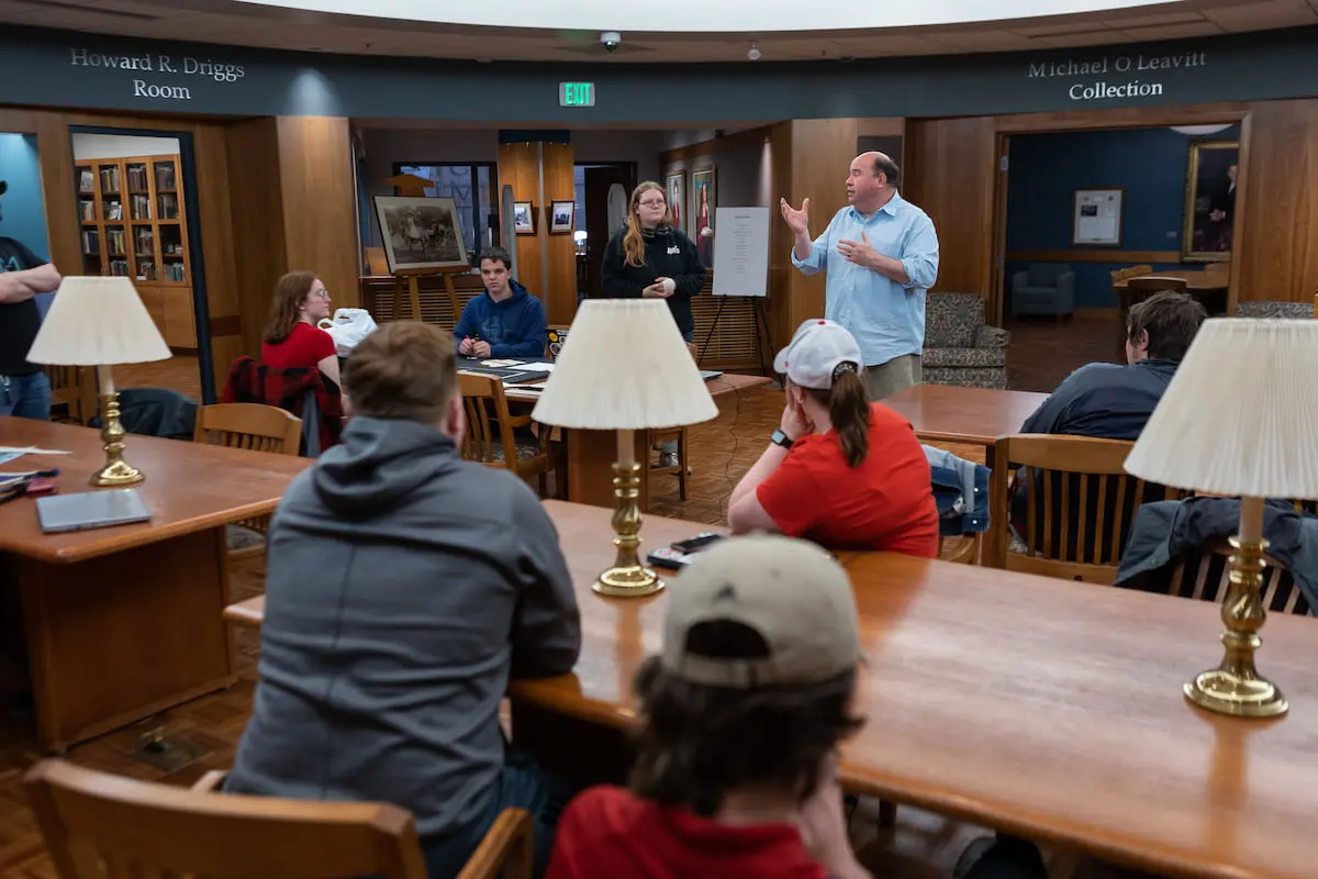 Southern Utah University students listening to professor lecture for the History Bachelors degree.